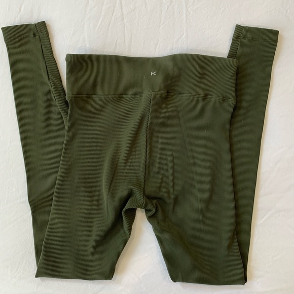 Koral Drive High Rise Rib Legging in Juniper Size Medium - Picture 5 of 10